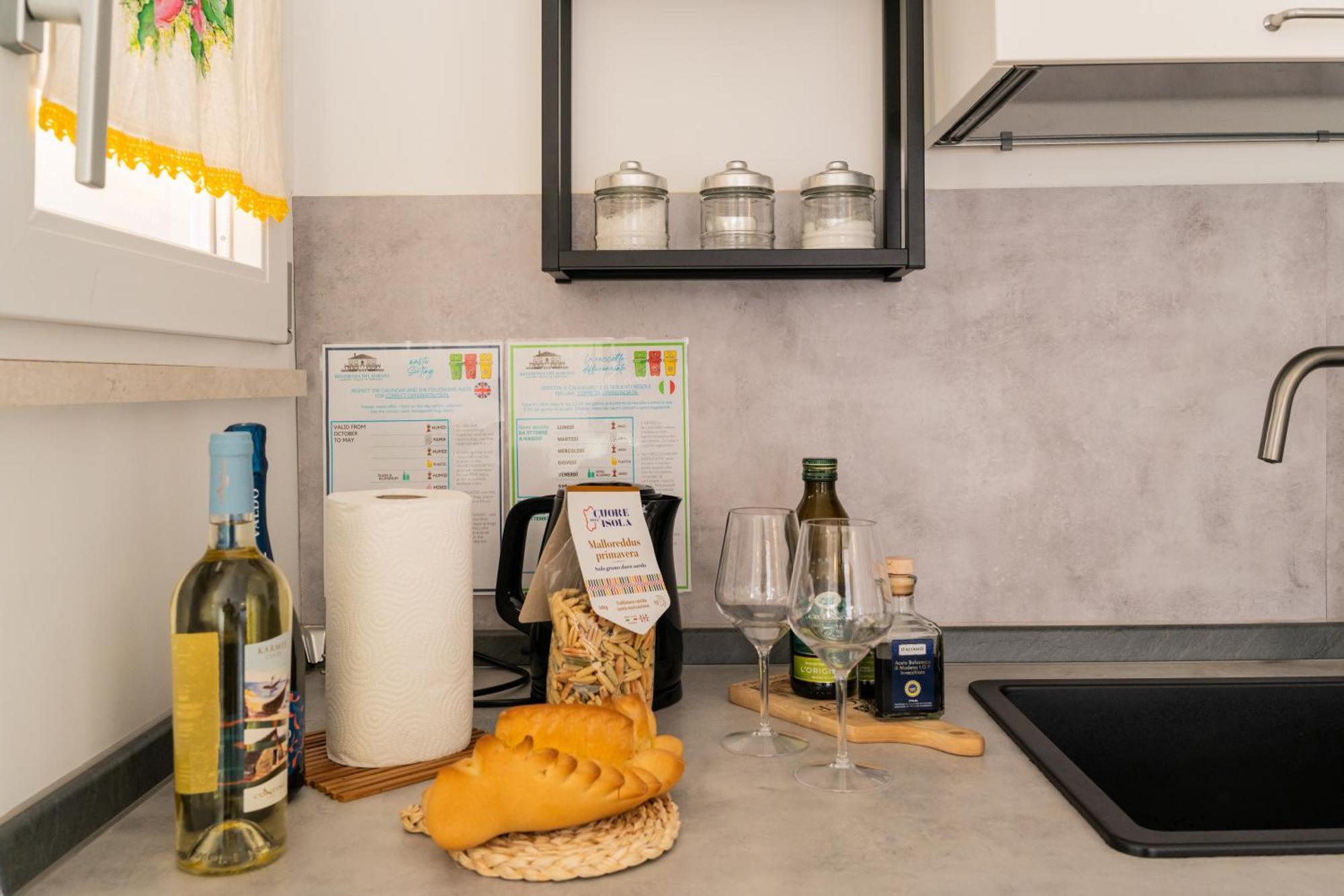 Residenza Del Barone Luxury House - Pula, Sardegna Apartment Екстериор снимка
